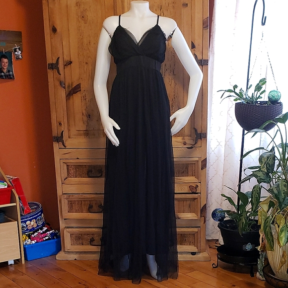 Dresses & Skirts - Black maxi dress